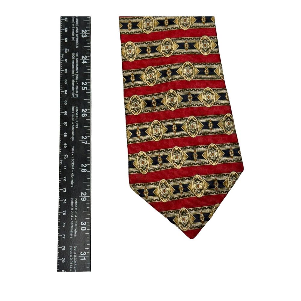 Roundtree & Yorke Mens Necktie 100% Silk Red Medallion Striped Formal 30" Length - Picture 7 of 7